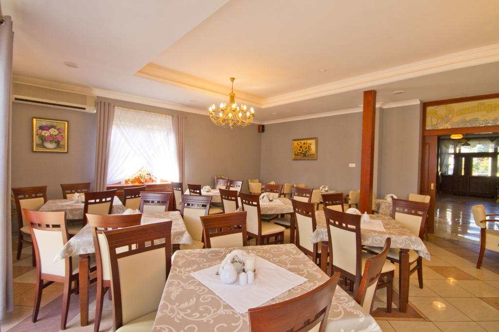Villa Tropikana Леба Екстериор снимка