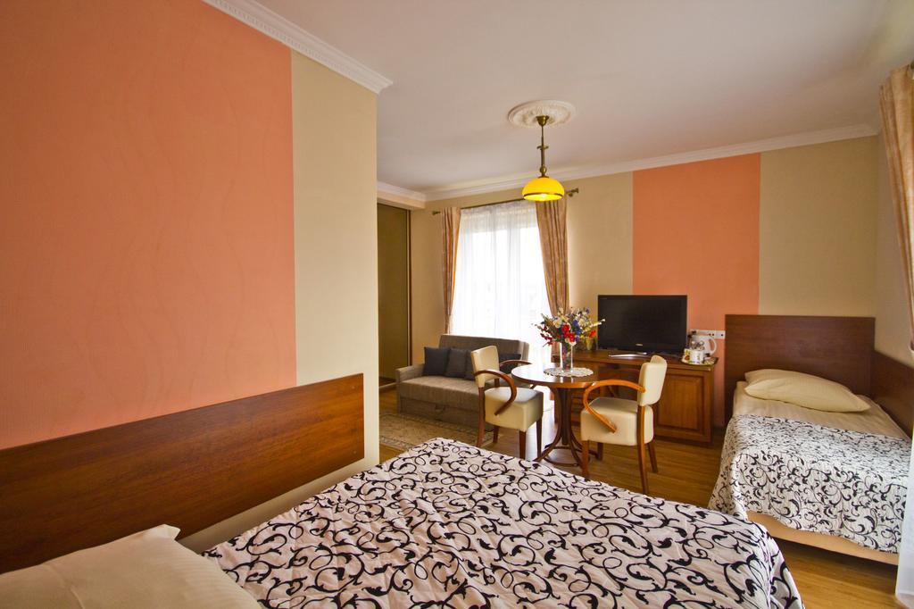 Villa Tropikana Леба Екстериор снимка