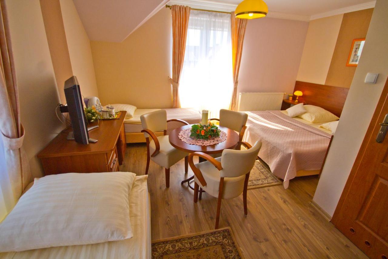 Villa Tropikana Леба Екстериор снимка