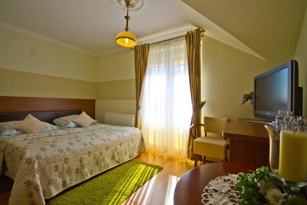 Villa Tropikana Леба Екстериор снимка