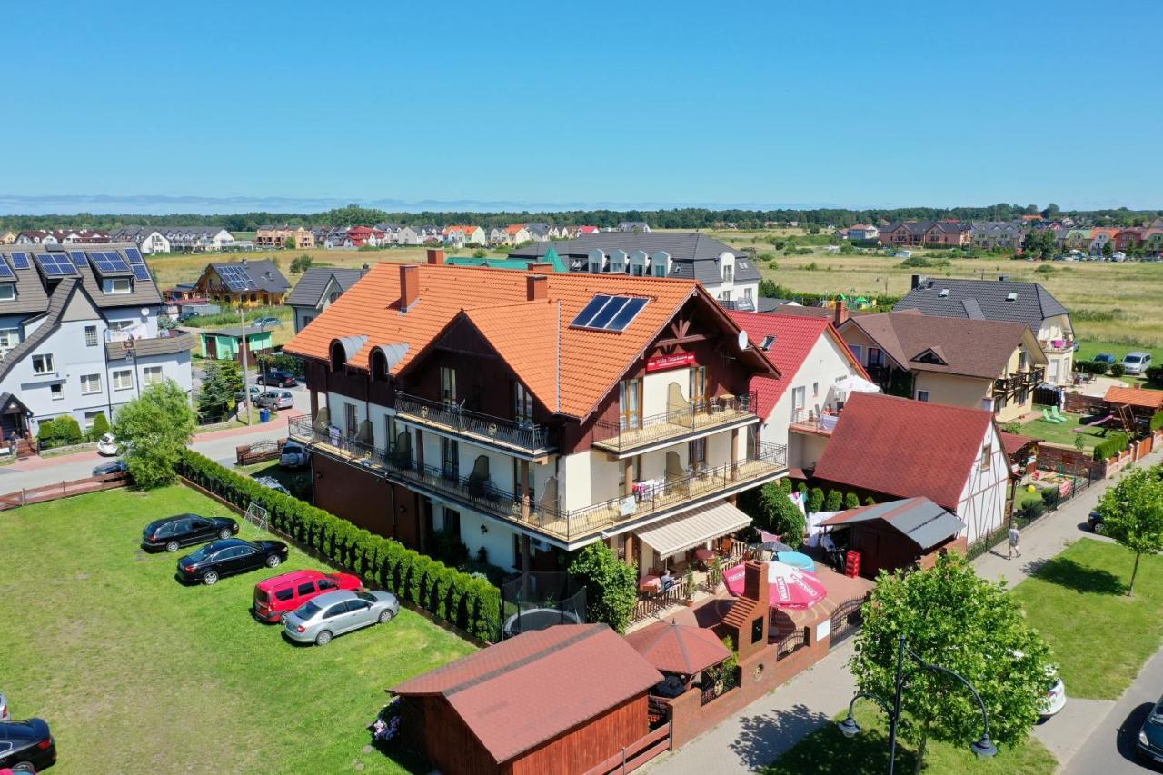 Villa Tropikana Леба Екстериор снимка